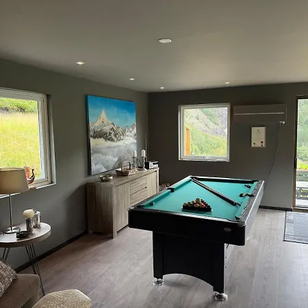 Fossen Bratte Mountain فيلة Eikedalen