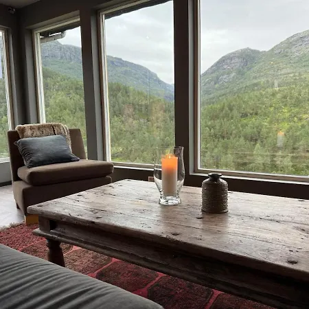 Fossen Bratte Mountain *