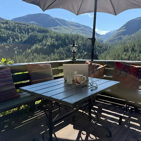 Fossen Bratte Mountain *